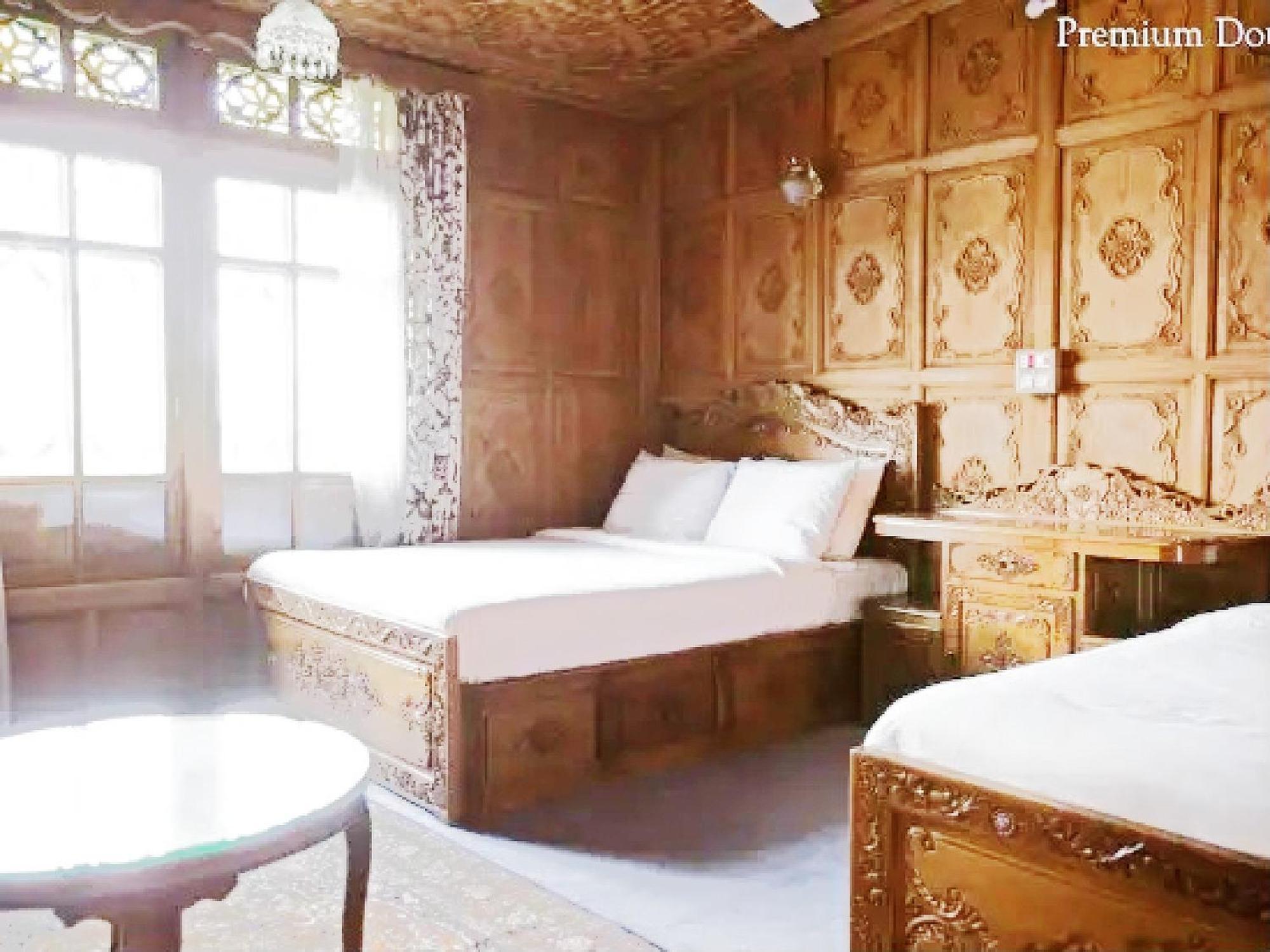 Hotel Mascot Houseboats Srīnagar Zewnętrze zdjęcie