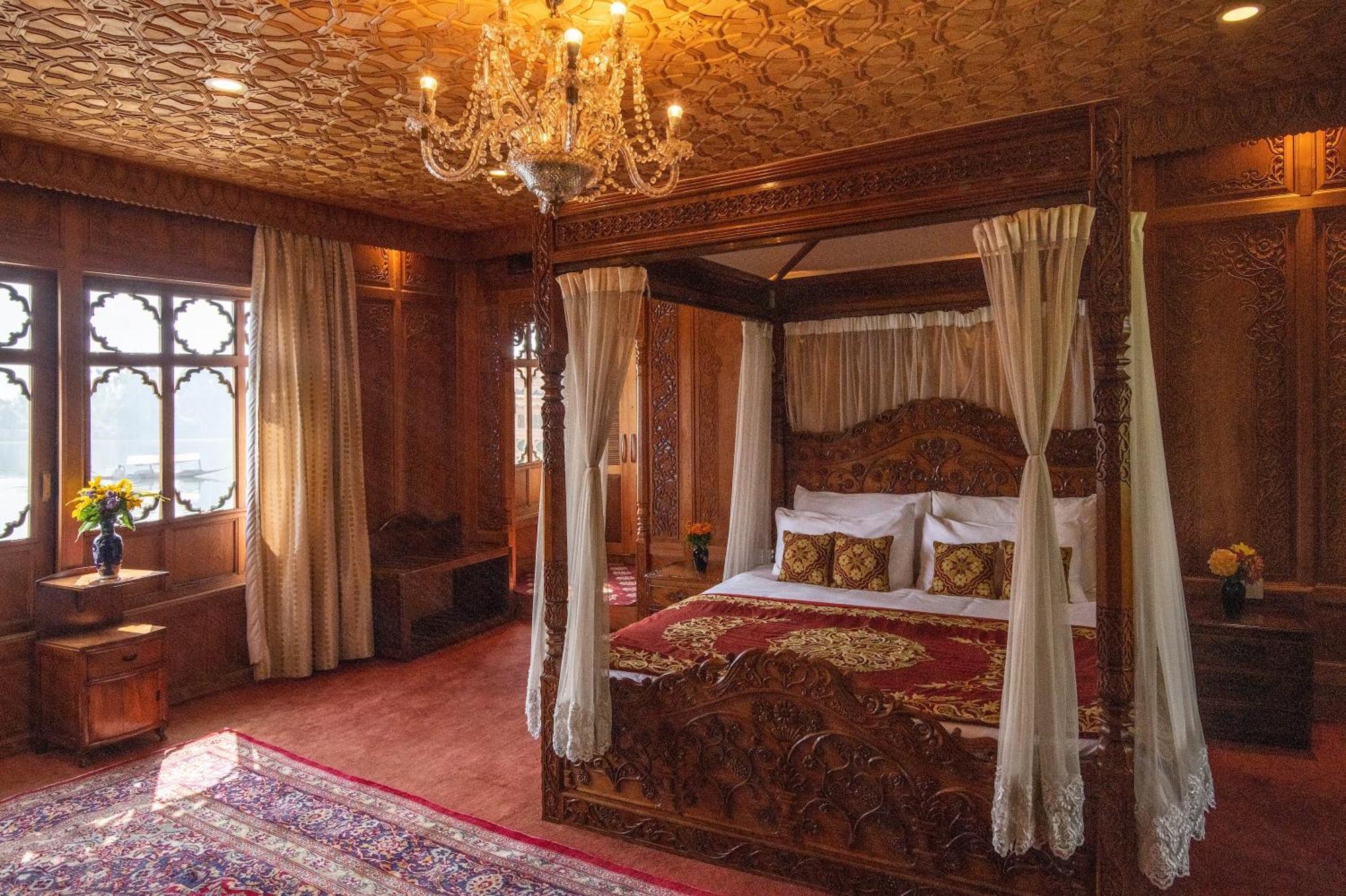 Hotel Mascot Houseboats Srīnagar Zewnętrze zdjęcie