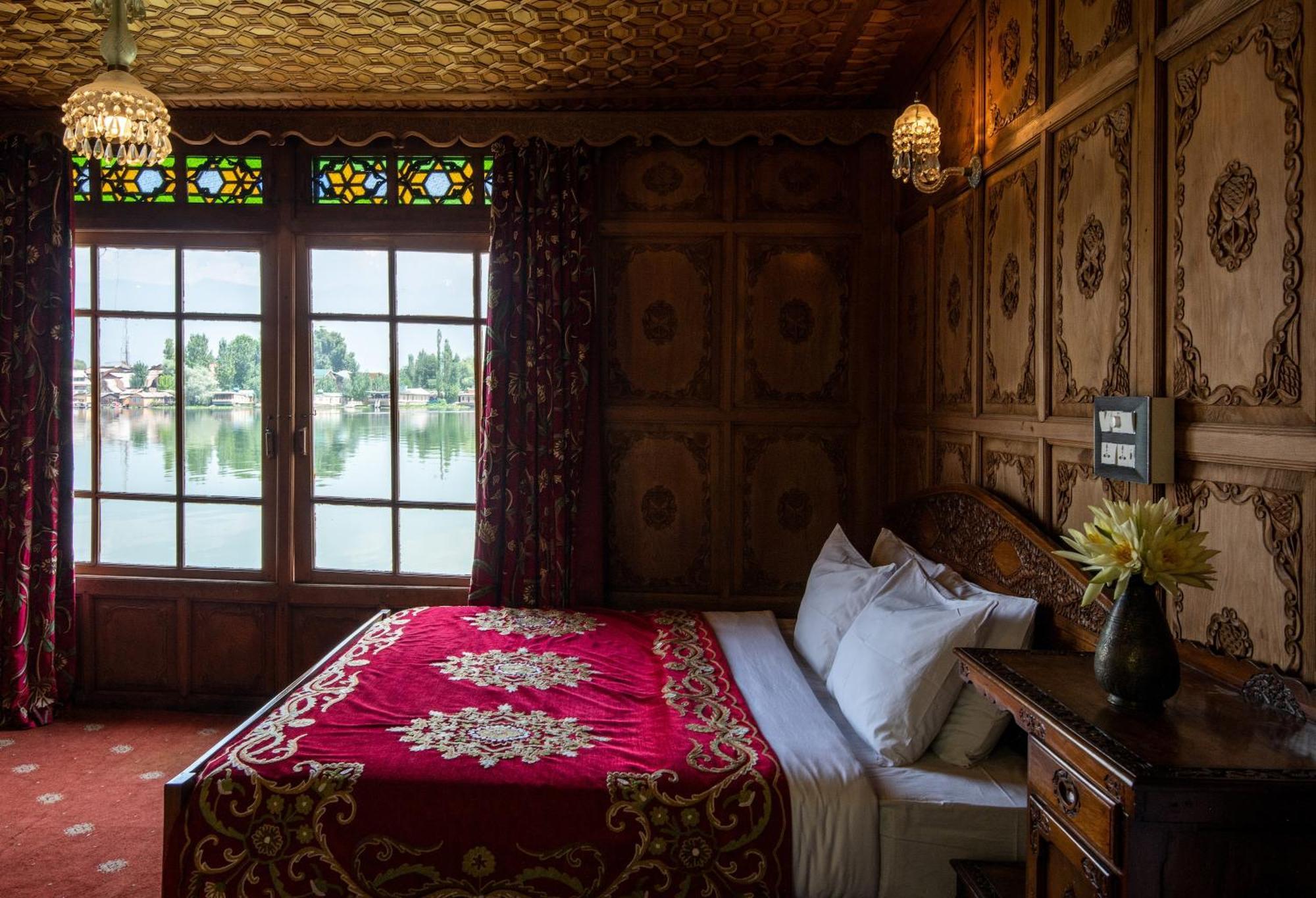 Hotel Mascot Houseboats Srīnagar Zewnętrze zdjęcie