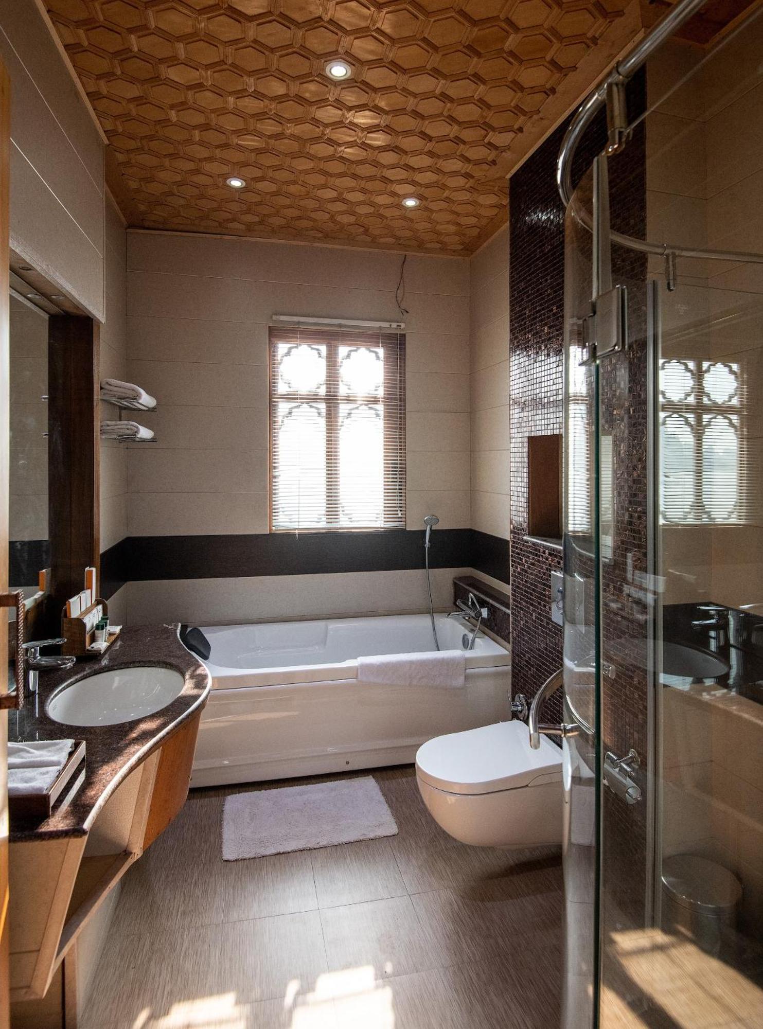 Hotel Mascot Houseboats Srīnagar Zewnętrze zdjęcie